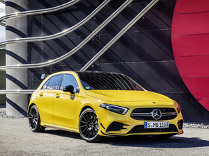 2018款AMG A 35 4MATIC 左前45度