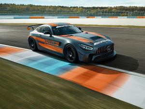 2021款AMG GT4 整体外观