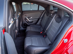 2020款AMG CLA 45 S 4MATIC 空间座椅
