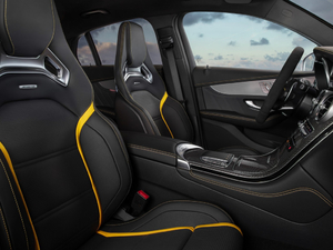2019款AMG GLC 63 S 4MATIC+ Coupe 空间座椅