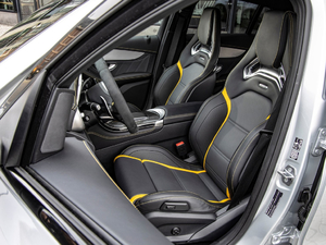 2019款AMG GLC 63 S 4MATIC+ Coupe 空间座椅