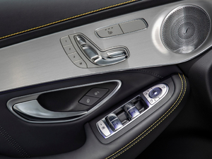 2019款AMG GLC 63 S 4MATIC+ Coupe 空间座椅