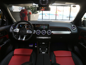 2021款AMG GLB 35 4MATIC 内饰全景