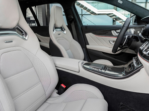 2021款AMG E 53 4MATIC+ Estate 空间座椅