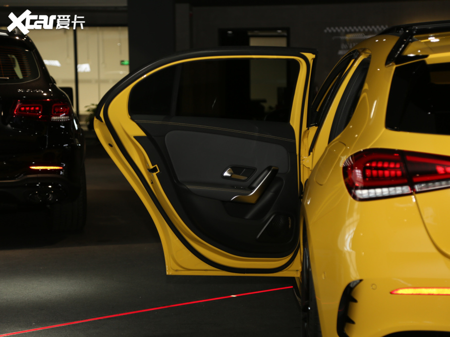 2020YA(j)AMG(M(jn)) AMG A 45 S 4MATIC+؄e