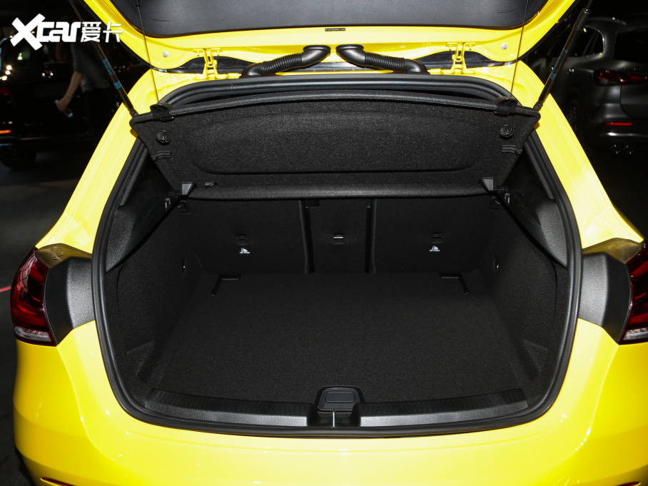 2020YA(j)AMG(M(jn)) AMG A 45 S 4MATIC+؄e