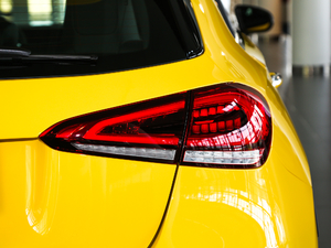 2020款AMG A 35 4MATIC 尾灯
