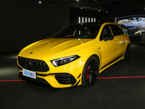 2020款AMG A 45 S 4MATIC+先型特别版 左前45度