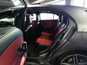 2020款AMG A 45 4MATIC+ 后排空间