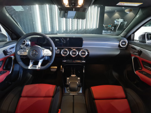 2020款AMG A 45 4MATIC+ 内饰全景
