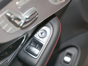 2021 AMG C 63 I܇ п؅^