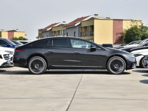 2022款AMG EQS 53 4MATIC+ 正侧（右）