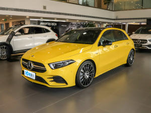 2022款AMG A 35 4MATIC 左前45度