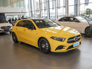 2022款AMG A 35 4MATIC 右前45度