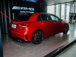 2022款AMG A 45 S 4MATIC+ 右后45度