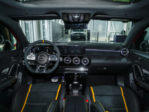 2022款AMG A 45 S 4MATIC+ 内饰全景