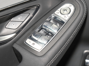 2022Ŀ AMG GLC 63 4MATIC+ п؅^