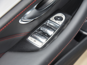 2022Ŀ AMG E 53 4MATIC+ п؅^