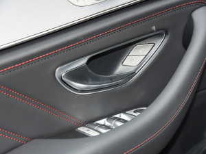 2022Ŀ AMG E 53 4MATIC+ п؅^