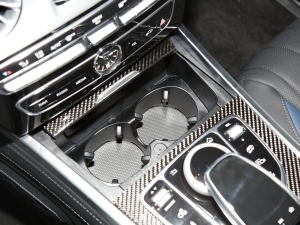 2022款AMG G 63 波西米亚限量特别版 前排杯架