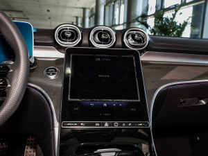 2024Ŀ AMG C 43 4MATIC п؅^(q)