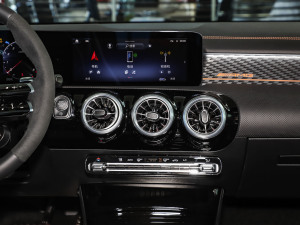 2024AMG CLA 45 S 4MATIC+ ȼ殔؄e п؅^