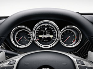 2012��A(y��)MG CLS 63 �x��