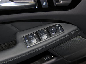 2012��A(y��)MG CLS 63 �п؅^(q��)