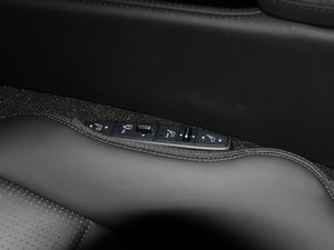 2012��AMG CLS 63 �п؅^