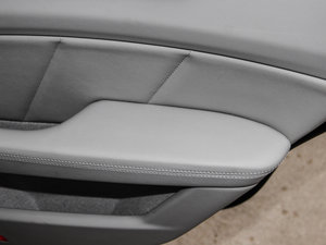 2012��A(y��)MG CLS 63 ���g����