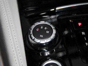 2012��A(y��)MG CLS 63 �п؅^(q��)