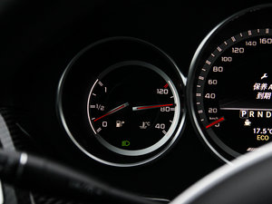 2012��A(y��)MG CLS 63 �п؅^(q��)