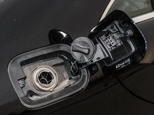 2012��A(y��)MG CLS 63 �����w