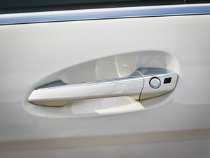 2012AMG C 63 TӸа {T