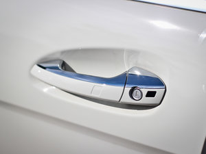 2012AMG C 63 TӸа ^