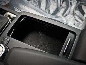 2012AMG C 63 TӸа g