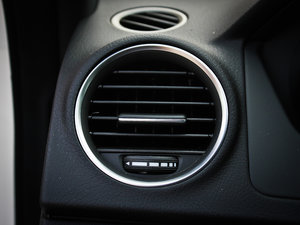 2012AMG C 63 TӸа п؅^