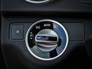 2012AMG C 63 TӸа п؅^