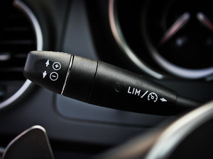 2012AMG C 63 TӸа п؅^