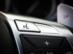 2012AMG C 63 TӸа п؅^