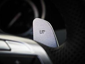 2012AMG C 63 TӸа п؅^