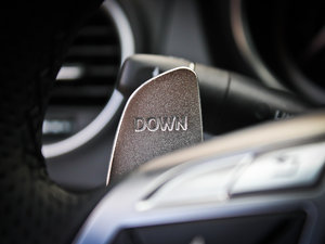 2012AMG C 63 TӸа п؅^