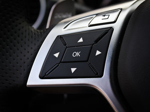 2012AMG C 63 TӸа п؅^