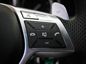 2012AMG C 63 TӸа п؅^