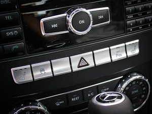 2012AMG C 63 TӸа п؅^