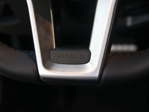 2012AMG C 63 CoupeӸа п؅^