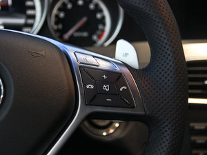 2012AMG C 63 CoupeӸа п؅^