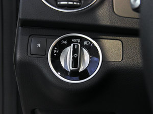 2012AMG C 63 CoupeӸа п؅^