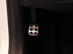 2012AMG C 63 CoupeӸа п؅^