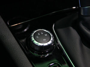 2012AMG C 63 CoupeӸа п؅^